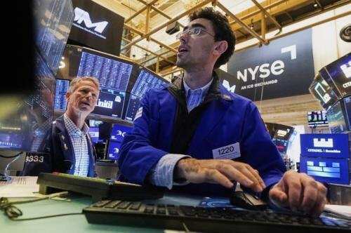 Kinerja Wall Street Ditutup Melemah Akibat Lonjakan Harga Minyak