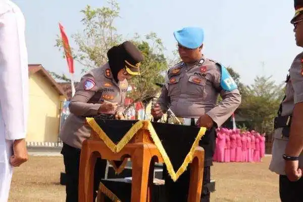 Sertijab Pejabat Utama dan Kapolsek di Polres Sragen Sertijab Pejabat Utama dan Kapolsek di Polres Sragen