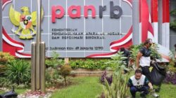 Reformasi Standar Pelayanan Publik di Indonesia Reformasi Standar Pelayanan Publik di Indonesia