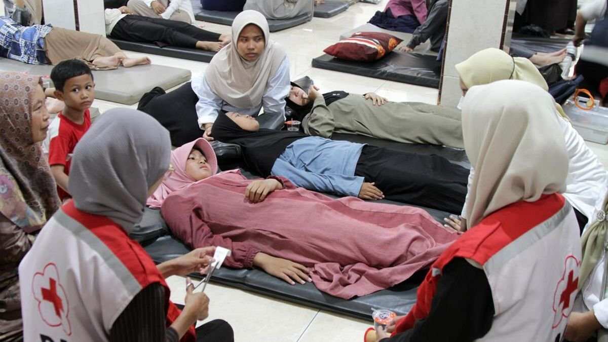 Korban Dugaan Keracunan Makanan Bergizi di Sidoarjo Mencapai 730 Orang Korban Dugaan Keracunan Makanan Bergizi di Sidoarjo Mencapai 730 Orang