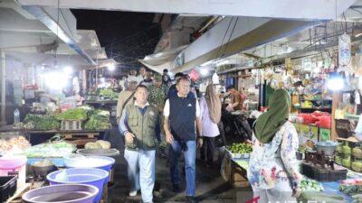 Pengamanan Jalan Raya di Kramat Jati oleh Satpol PP