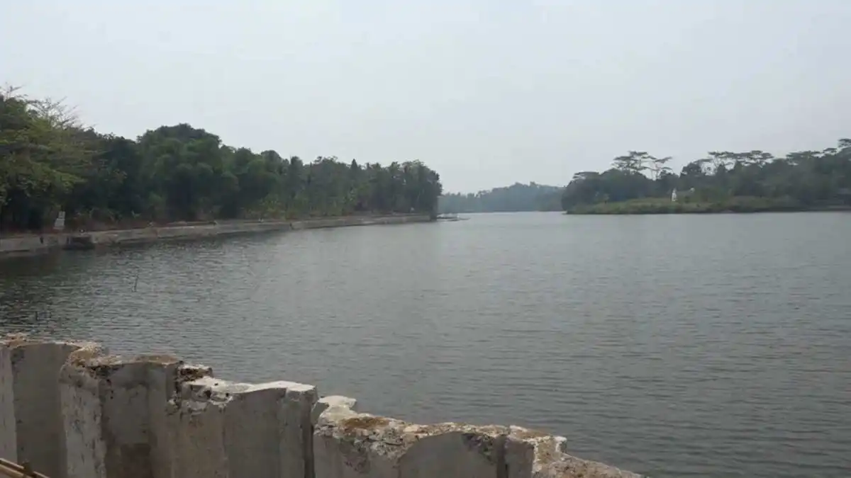 Situ Cikedal: Wisata Alternatif di Pandeglang