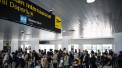Kenaikan Biaya Tambahan Tiket Pesawat Ekonomi oleh Kemenhub Kenaikan Biaya Tambahan Tiket Pesawat Ekonomi oleh Kemenhub