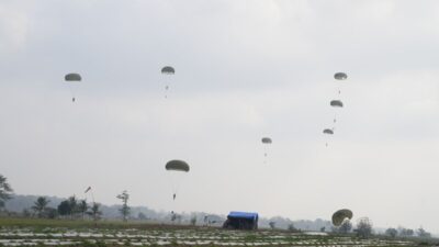 Simulasi Serangan Udara oleh TNI dan Negara Sahabat