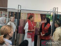 Kunjungan Putri Mahkota Swedia ke Kerajinan NTB