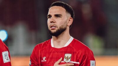 Performa Berbeda Calvin Verdonk dan Ayase Ueda dalam Pertandingan Lille