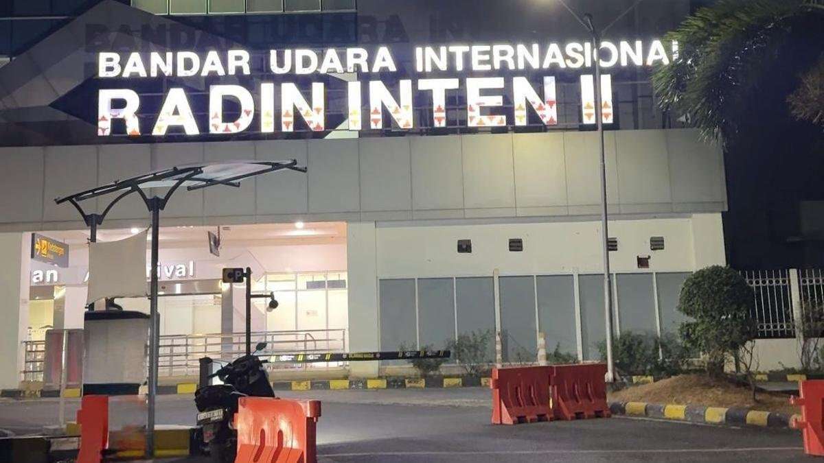 Erupsi Anak Krakatau dan Dampaknya Terhadap Penerbangan di Lampung