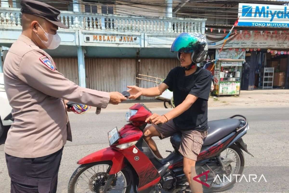 Kewaspadaan Pengendara Motor terhadap Abu Vulkanik