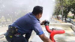 Penyemprotan Jalan di Kabupaten Bogor untuk Kurangi Dampak Abu Vulkanik