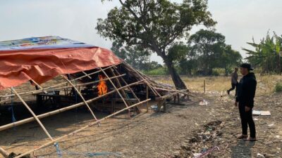 Penggerebekan Arena Judi Sabung Ayam di Gresik