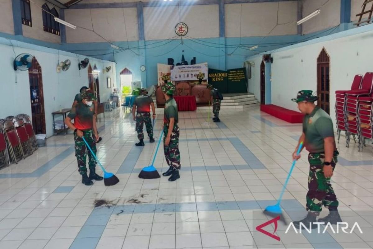 Bakti Sosial Korps Pasgat di Bekasi: Membersihkan Rumah Ibadah untuk Masyarakat