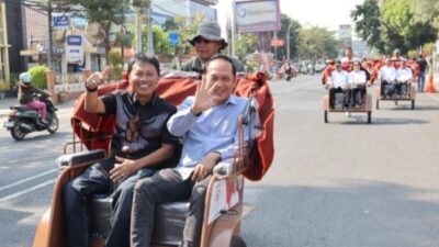 Penyerahan Becak Listrik Bantuan Presiden di Cirebon