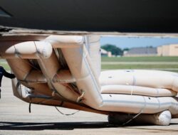 Insiden Perosotan Darurat Pesawat Air Force One