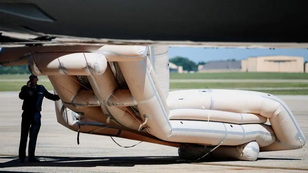 Insiden Perosotan Darurat Pesawat Air Force One