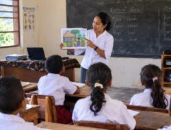 Tantangan Pendidikan di Riung Barat: Menjembatani Bahasa dan Teknologi