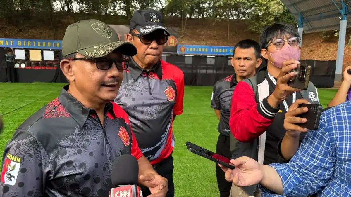 Turnamen Menembak untuk Memperkuat Sinergi TNI-Polri Jelang HUT ke-81 TNI Turnamen Menembak untuk Memperkuat Sinergi TNI-Polri Jelang HUT ke-81 TNI