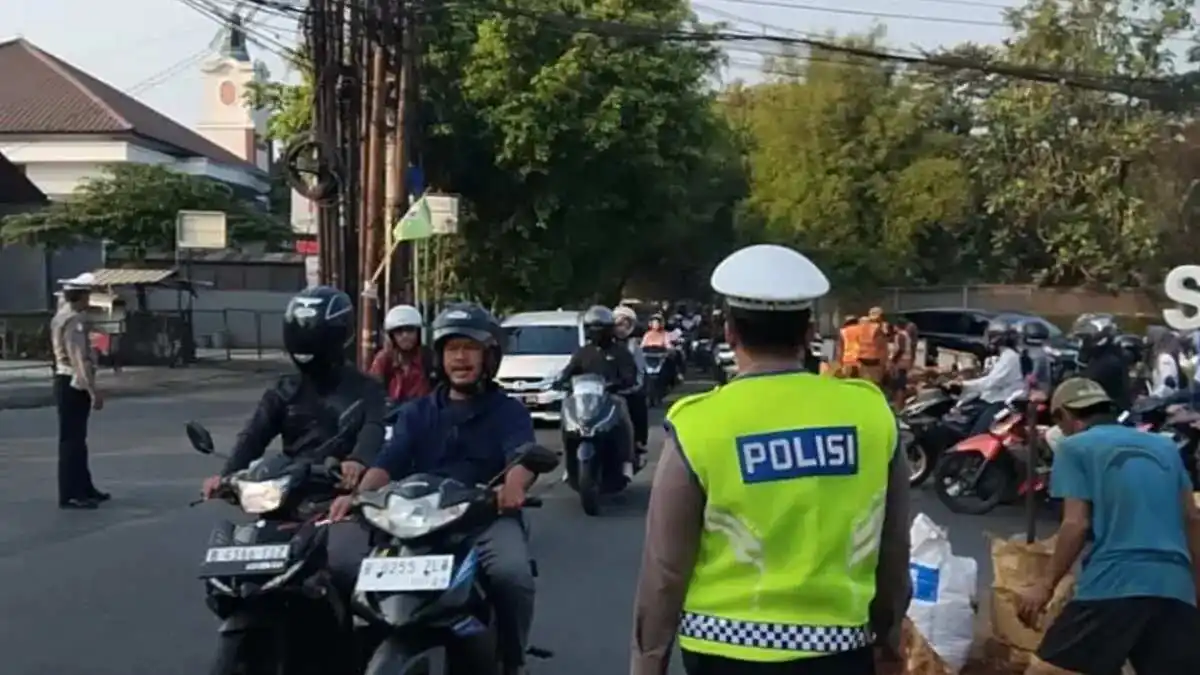 Kemacetan Parah di Jalan Raya Cinere Akibat Pekerjaan Galian