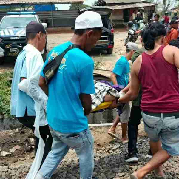 Kecelakaan Tragis di Perlintasan Kereta di Serang