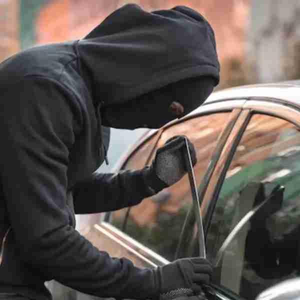 Penangkapan Spesialis Pencuri Mobil Antik di Depok