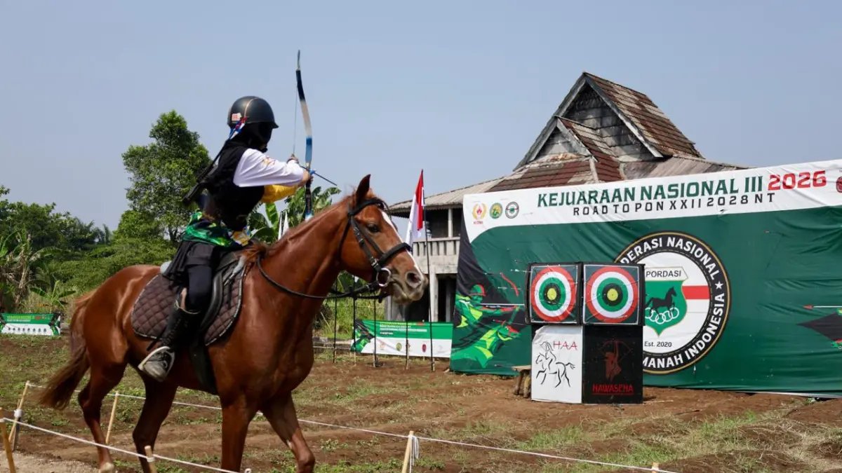 Pembukaan Kejuaraan Nasional Berkuda Memanah III di Bogor