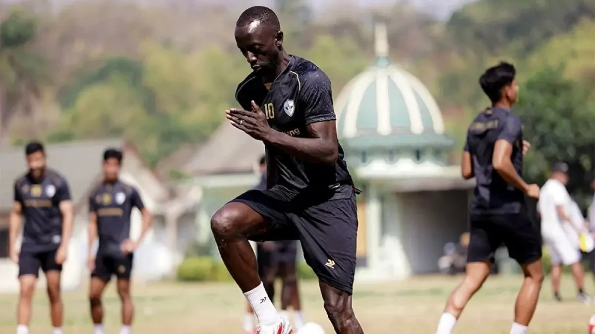 Makan Konate Kembali ke Kompetisi Teratas di Tengah Krisis Karhutla