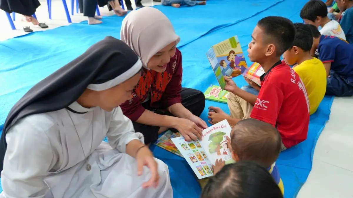 Mendorong Literasi Anak Melalui Edu Charity dan Pustaka Baca