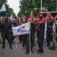 Aksi Buruh di Jakarta: Mengurai 11 Tuntutan Utama
