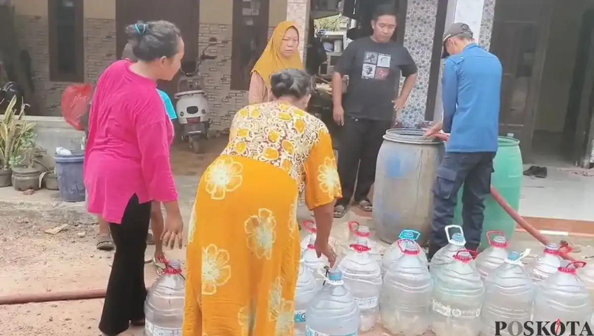 Krisis Air Bersih di Tangerang: Warga Berjuang Menempuh Jarak Jauh