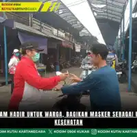 Forkopimcam Hadir untuk Warga, Bagikan Masker sebagai Upaya Jaga Kesehatan