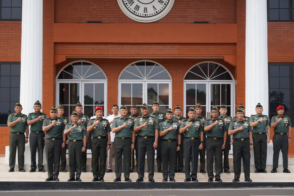 Wapang TNI Tekankan Nilai Kepemimpinan kepada Pasis Dikreg ke-68 Seskoad