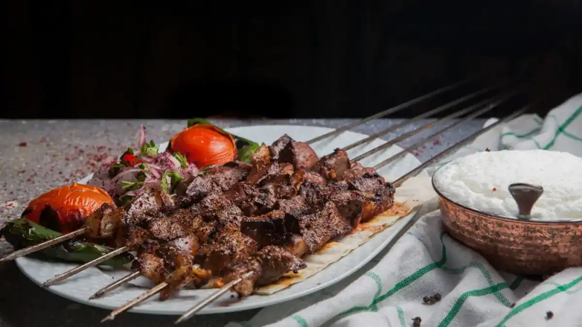 Menggali Nikmatnya Sate Kambing Terbaik di Surabaya