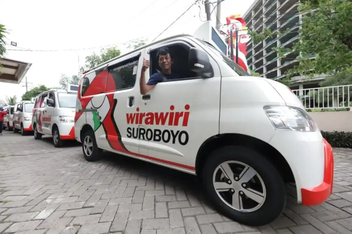 Ketika Klakson Berujung Sanksi: Tanggung Jawab Pengemudi Angkutan Umum di Surabaya