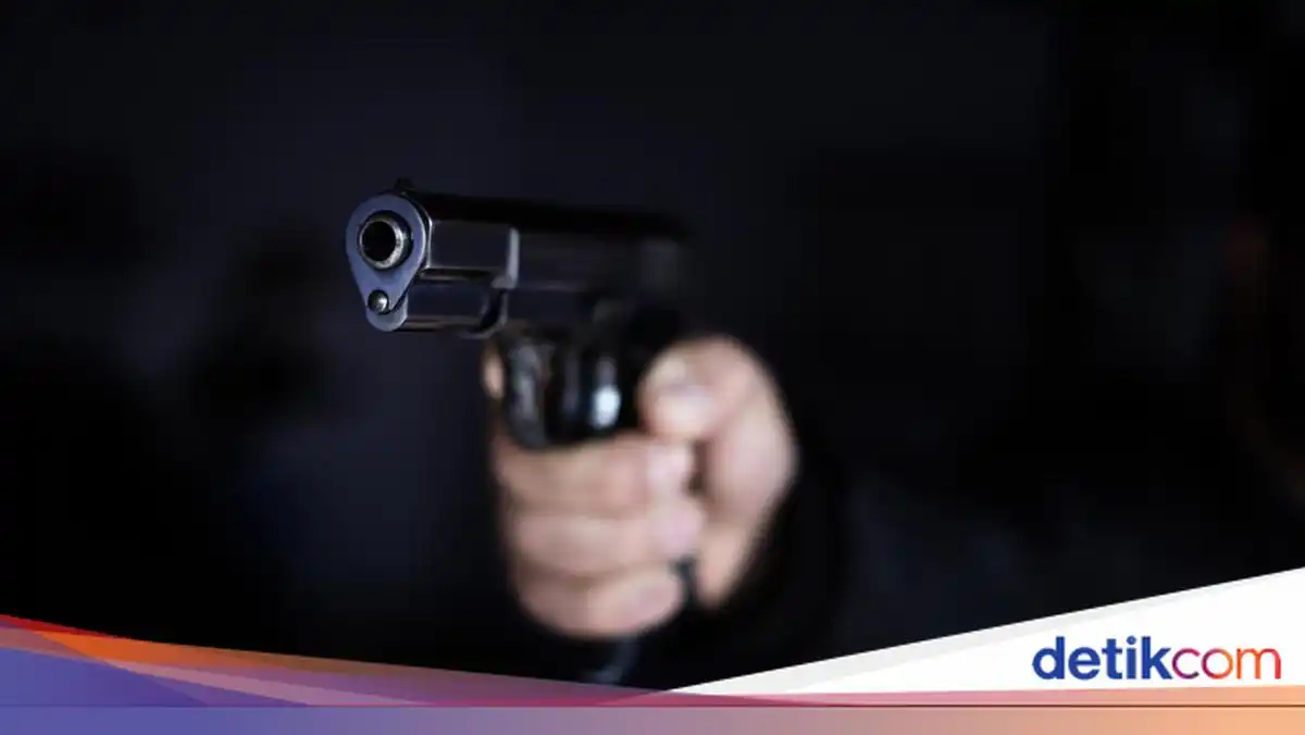 Awalnya, korban disebut mengalami luka akibat terkena bola plastik