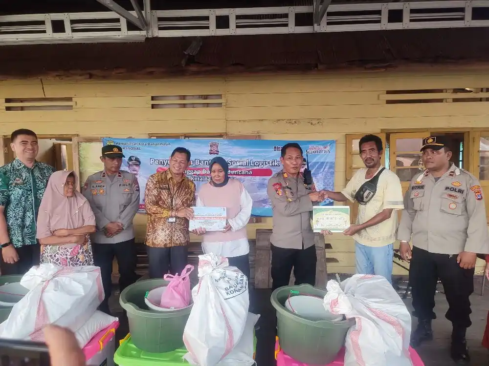 Bantuan Sembako Disalurkan untuk Warga Terdampak Kebakaran di Alalak Selatan