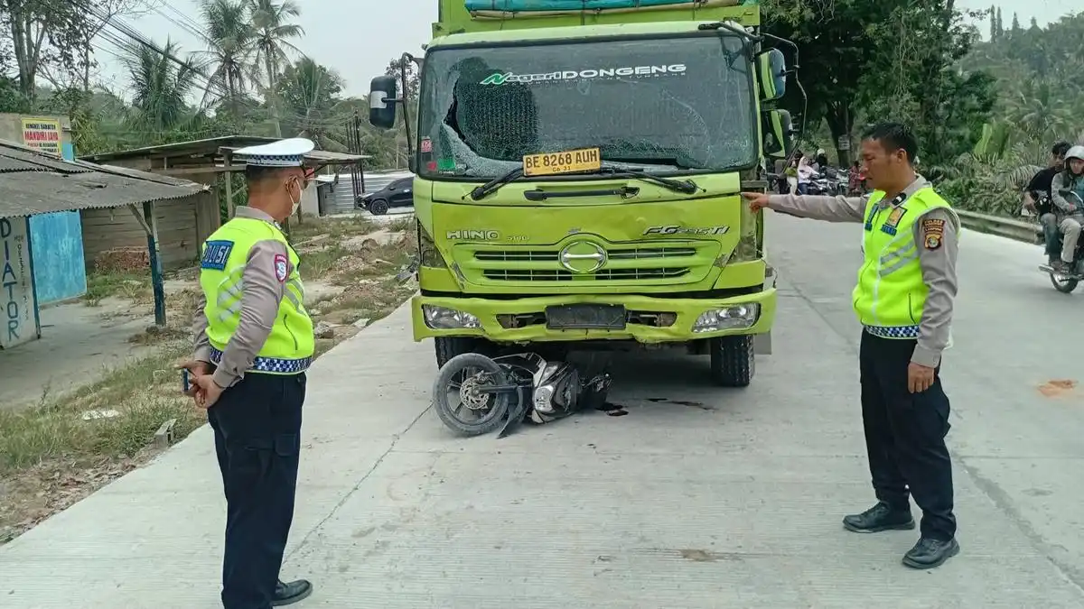 Insiden maut di sekitar Jembatan Way Sekampung itu menewaskan dua pelajar SMP dan menyebabkan seorang remaja lainnya mengalami luka parah