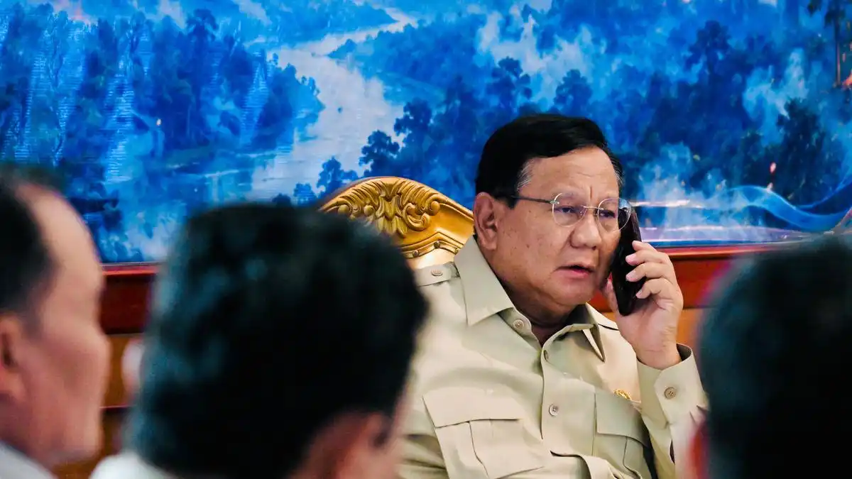 Prabowo Percepat Penanganan Karhutla di Enam Provinsi, Operasi Darat Dioptimalkan