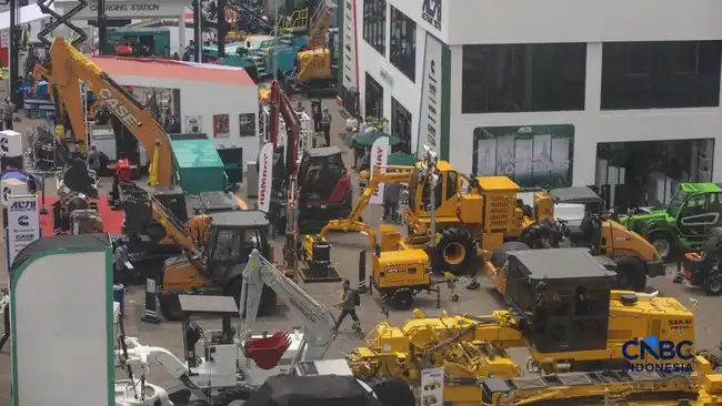 Pembiayaan Alat Berat Tersendat, OJK Soroti Peluang dari Energi Terbarukan