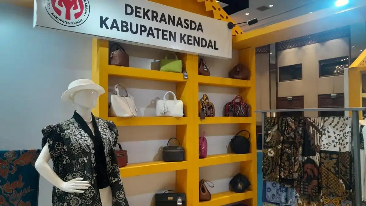 Dari Penggembala hingga Ibu Rumah Tangga: Kisah UMKM Kendal di Balik Tas Kulit Terbatas