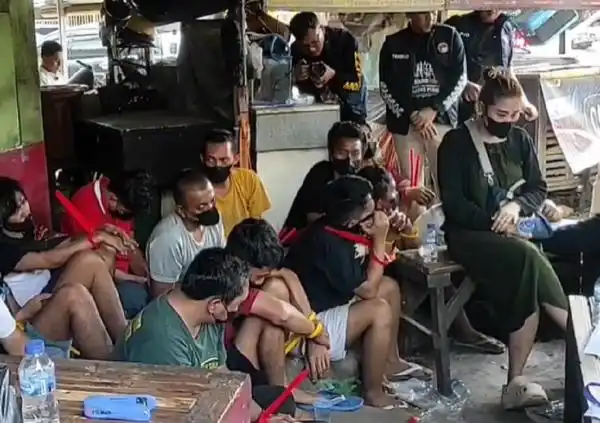 Penggerebekan Kampung Narkoba di Jalan Kunti, 19 Orang Diamankan