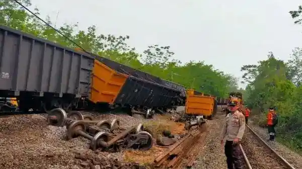 Benturan Babaranjang di Talang Baru, Dua Awak Kereta Terluka