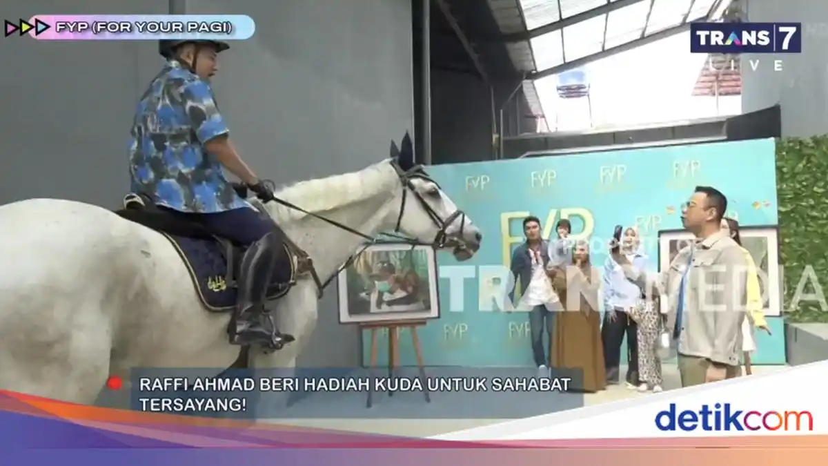 Kuda Putih Jadi Hadiah Ulang Tahun Irfan Hakim dari Raffi Ahmad