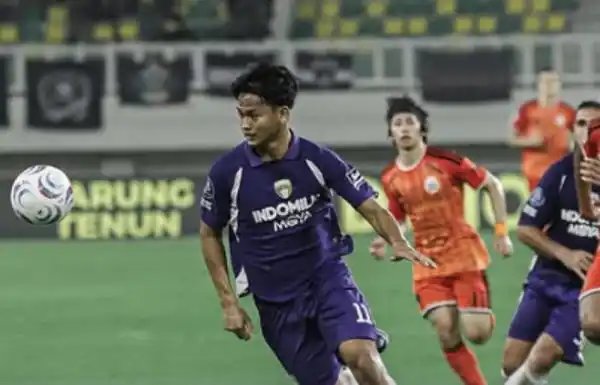 Gol Menit Akhir Antar Persita Menang atas Persija dalam Laga yang Diwarnai Bentrokan Suporter