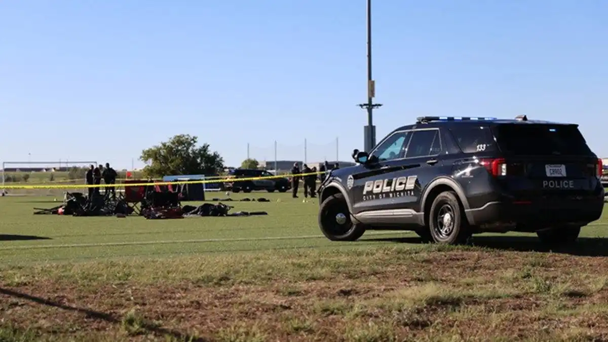 Insiden di Wichita: Dua Tewas Setelah Truk Masuk ke Area Pertandingan Anak