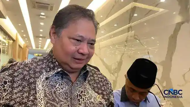 IHSG Tertekan hingga 4.961, Airlangga Siapkan Pembahasan Bersama KSSK