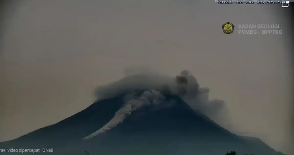 Pembaruan Aktivitas Merapi: Kubah Barat Daya Menyusut, Status Tetap Siaga