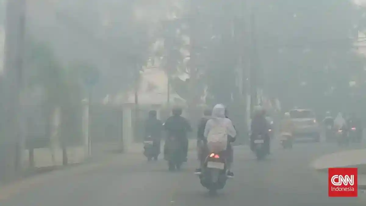 Kabut Asap Karhutla Menebal Lagi di Palembang, Warga Keluhkan Gangguan Kesehatan