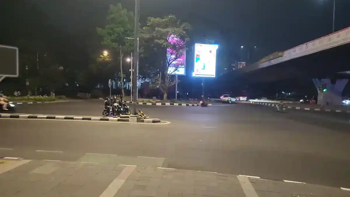 Kondisi Simpang Dago Pulih Setelah Truk Dalmas Dibakar dan Polisi Diserang