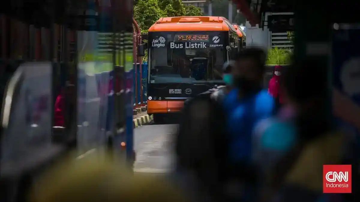 Pramono Minta Truk Bermuatan Berlebih Tak Memasuki Jalur Busway Koridor 9
