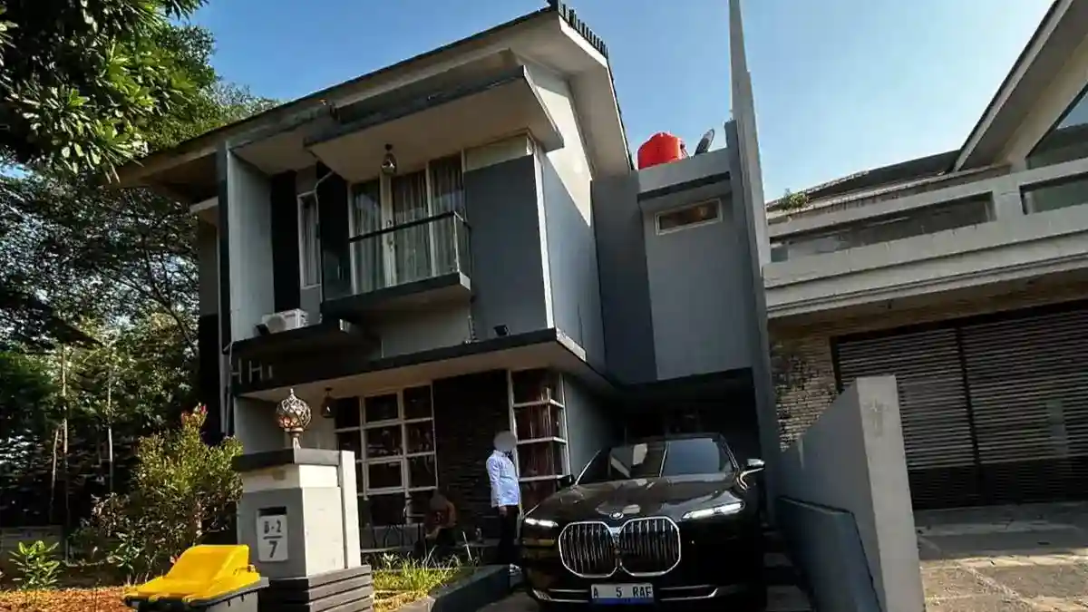 KPK Telusuri Dugaan TPPU di Pekalongan, Mobil Listrik Disita dari Rumah Ashraff Abu