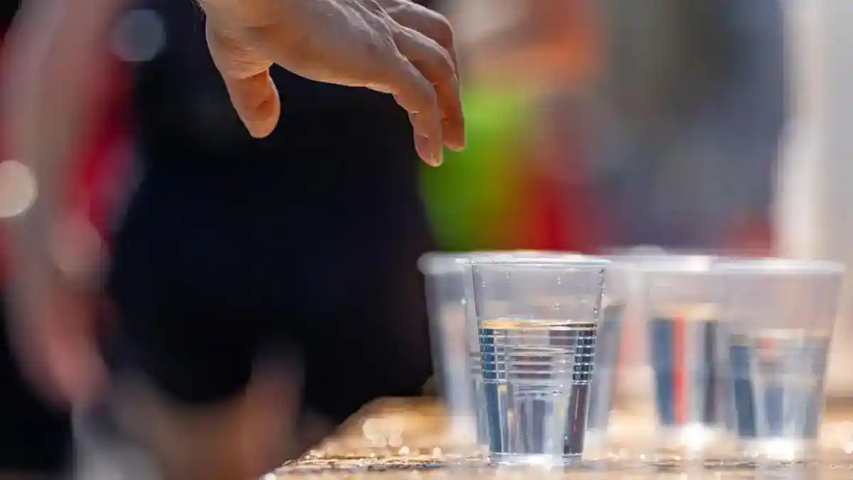 Strategi Minum Pelari: Mengapa Jangan Menunggu Haus Saat Marathon